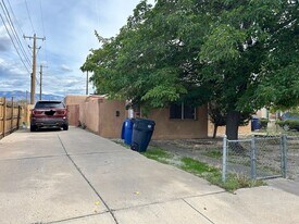 2534 Cagua Dr NE in Albuquerque, NM - Building Photo