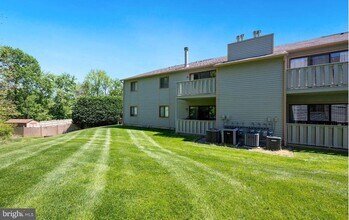 103 Woodhollow Dr in Evesham, NJ - Building Photo - Building Photo