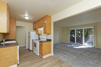 150 Haas Avenue in San Leandro, CA - Building Photo - Interior Photo