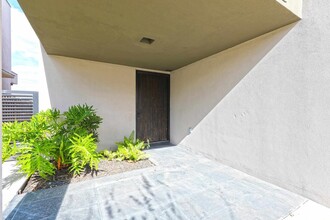 7219 Rocio Dr, Unit 10 in Laredo, TX - Building Photo - Building Photo