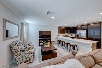 10715 Bendmore Ct in Las Vegas, NV - Building Photo - Building Photo