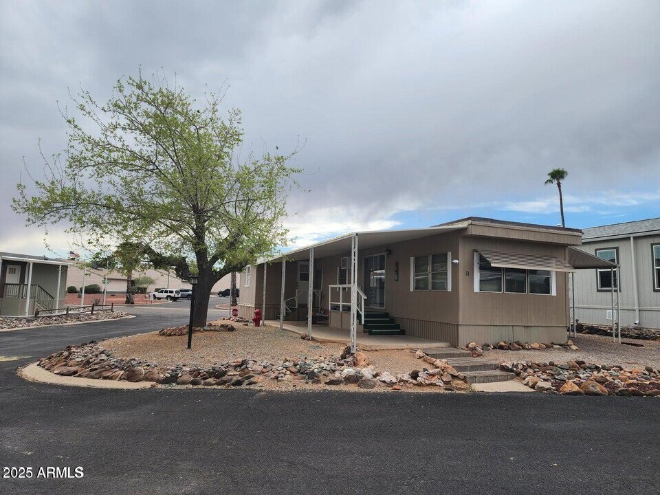 1855 W Wickenburg Way in Wickenburg, AZ - Building Photo
