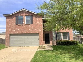 1230 Sullivan Dr in Cedar Hill, TX - Building Photo