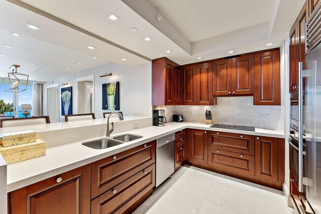 2700 N Ocean Dr in Riviera Beach, FL - Building Photo - Building Photo