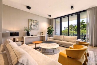 3581 E Glencoe St in Miami, FL - Building Photo - Building Photo