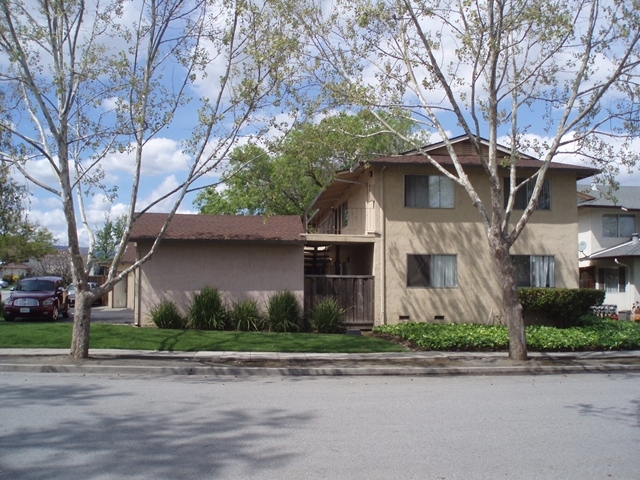 1395 Ontario Ln in Campbell, CA - Building Photo - Building Photo