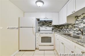 2901 NW 47th Terrace-Unit -347B in Lauderdale Lakes, FL - Foto de edificio