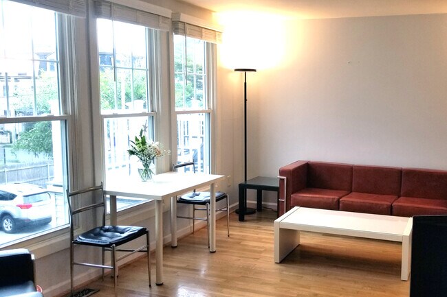 8 Slocum St, Unit 15 in Providence, RI - Foto de edificio - Building Photo