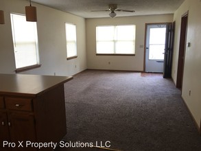 812 E Jackson St in Pittsburg, KS - Building Photo - Building Photo