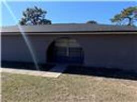 325 Dundee Dr in Poinciana, FL - Building Photo