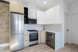 1037 W Byron St in Chicago, IL - Building Photo - Building Photo
