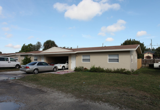 1825 Alice Ave in West Palm Beach, FL - Building Photo - Building Photo