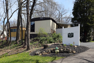 Ellet Heights Mobile Home Park in Akron, OH - Building Photo