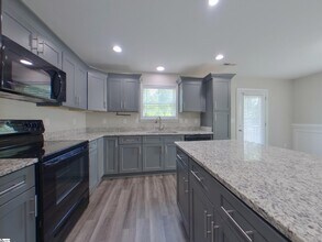 305 Bonita Dr in Easley, SC - Building Photo - Building Photo