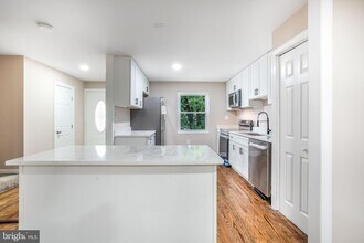 3671 Waterwheel Square in Randallstown, MD - Foto de edificio - Building Photo