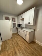 914 Beaconsfield Ave, Unit 1 in Grosse Pointe Park, MI - Building Photo - Building Photo