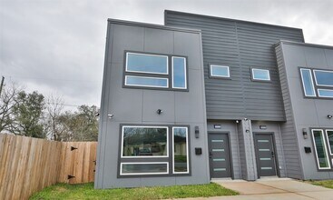 9315 Ashville Dr in Houston, TX - Building Photo - Building Photo