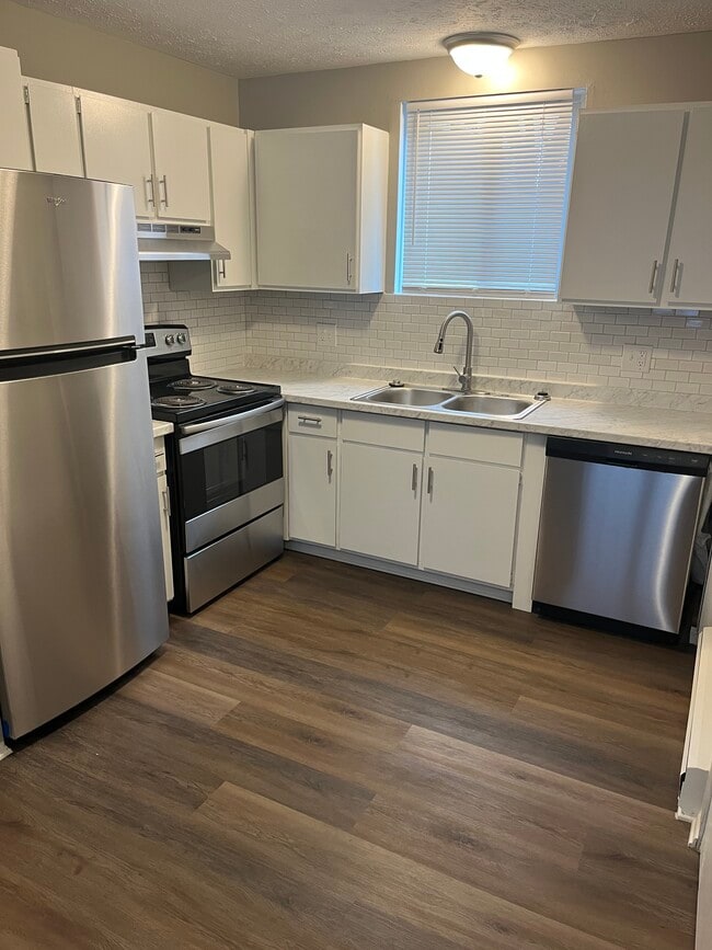 property at 1516 Avery St