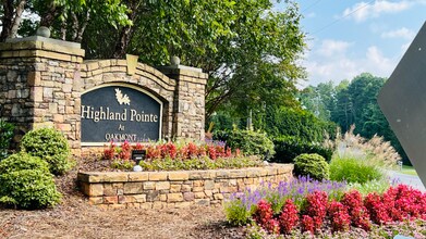 256 Highland Pointe Cir E in Dawsonville, GA - Building Photo - Building Photo