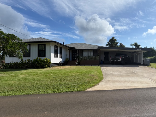 3434 Hailima Rd in Koloa, HI - Building Photo - Building Photo