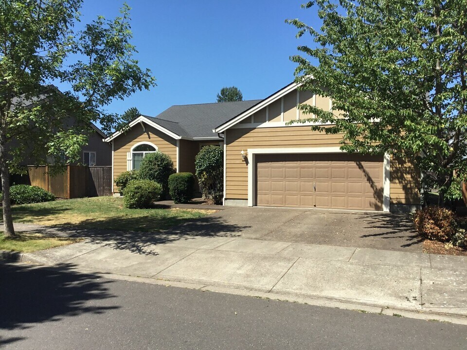 1080 Heathrow Dr in Eugene, OR - Building Photo
