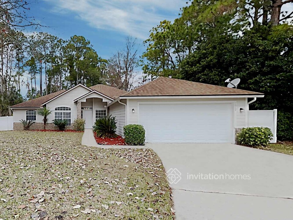 1012 Chapeltown Cir N in Jacksonville, FL - Building Photo