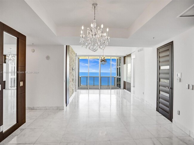 18201 Collins Ave in Sunny Isles Beach, FL - Building Photo - Building Photo