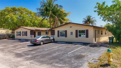 260 NW 40th Ct in Oakland Park, FL - Building Photo - Building Photo