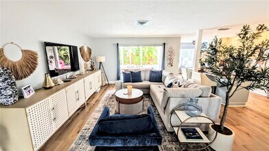 7477 Mariana Dr in Sarasota, FL - Building Photo - Building Photo