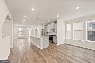 43430 Stonewood Crossing Ter in Ashburn, VA - Building Photo - Building Photo