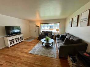 3378 W Saratoga Ave in Englewood, CO - Foto de edificio - Building Photo