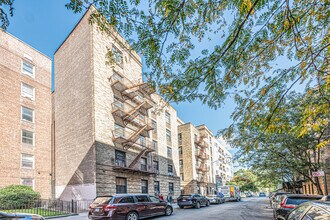 140-75 Ash Ave in Flushing, NY - Foto de edificio - Building Photo