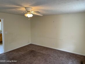 3413 Blanton Ln in Louisville, KY - Building Photo - Building Photo