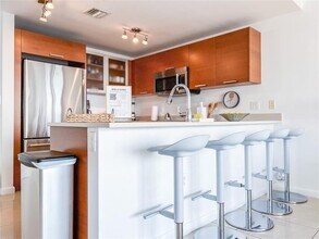 3250 NE 1st Ave in Miami, FL - Building Photo - Building Photo