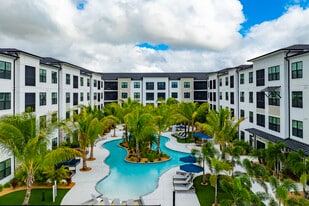 The Stadler Luxury Apartments in Bradenton, FL - Building Photo