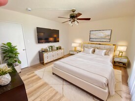 2014 Ridgeley Dr in Los Angeles, CA - Building Photo