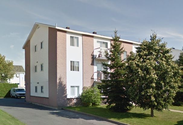 1521 De Gentilly St in Chambly, QC - Building Photo