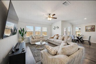 9729 Gooseneck Dr in Krugerville, TX - Building Photo - Building Photo