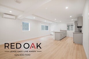 6738 Independence Ave in Los Angeles, CA - Building Photo