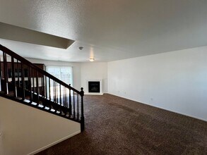 1230 Sunup Dr in Merced, CA - Building Photo - Building Photo