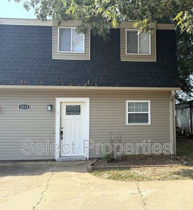 property at 2213 Spence Cir