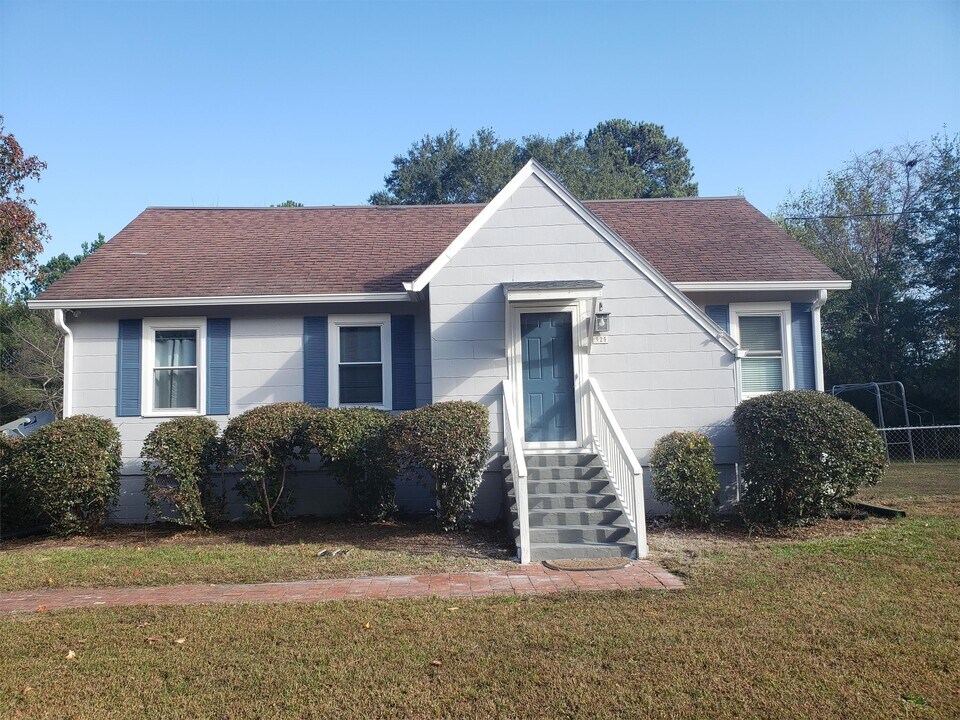 925 Jones Dairy Rd in Wake Forest, NC - Building Photo