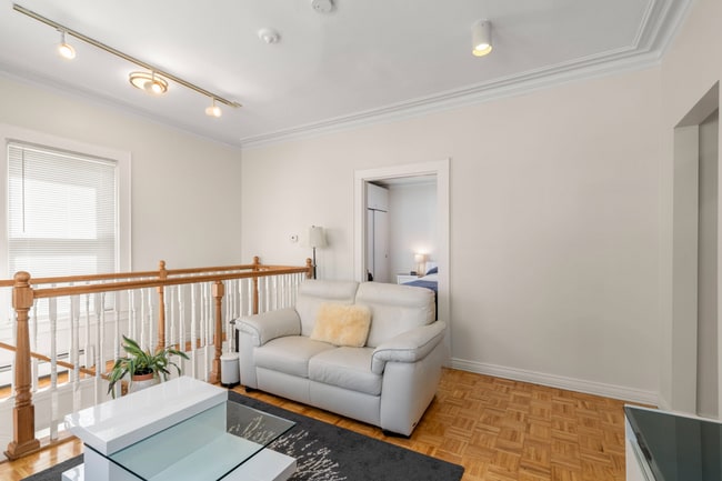 18 Loring St, Unit 1 in Somerville, MA - Building Photo - Building Photo