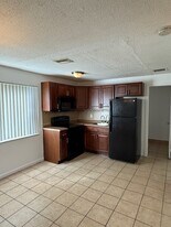 5972 NW 19th St in Lauderhill, FL - Building Photo