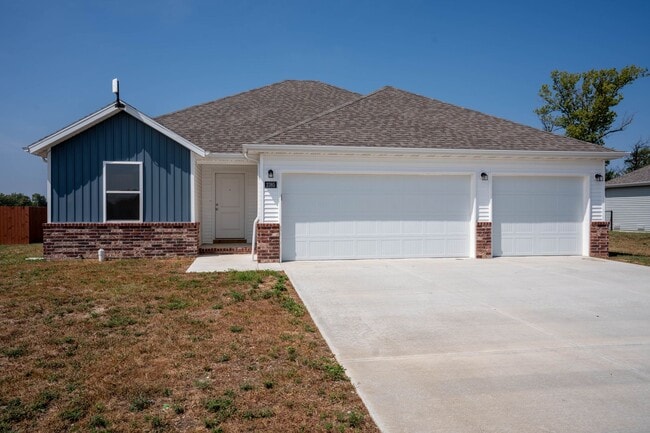 856 Navajo St in Republic, MO - Building Photo - Building Photo
