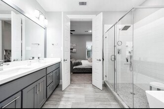 414 Yale Oaks Ln in Houston, TX - Building Photo - Building Photo