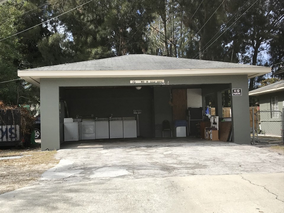 Highland Apartments in Clearwater, FL - Building Photo