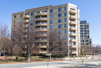 Crescent Plaza Condominium in Bethesda, MD - Building Photo - Building Photo