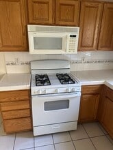 4018 W Elowin Ct in Visalia, CA - Building Photo - Building Photo