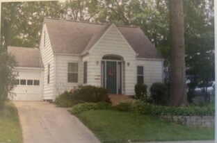 901 Rider St in Iowa City, IA - Building Photo